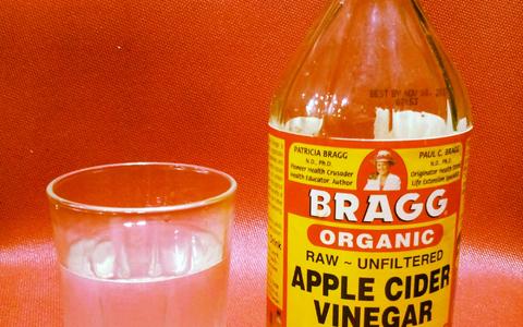 Expensive ACV, such as Bragg Organic Raw Apple Cider Vinegar, may not be necessary to buy as it might offer little advantages to regular ACV. Whatever type of ACV you use with a tampon, make sure you dilute the vinegar first. ACV can cause chemical burns to the skin!
