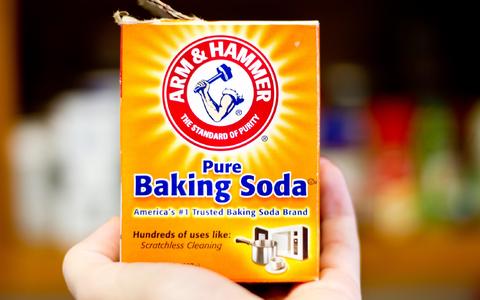 Baking soda is not the best alternative remedy for oral thrush. You may have to keep a baking soda mouthwash in your mouth for an extended period of time to see results. Look for another, more efficacious, cure.