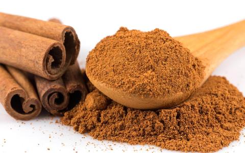 Cinnamon bark powder and cinnamon sticks can both be used to create natural remedies.  Often, cinnamon is used to make a tea; and you can also make a strong decoction with these items.