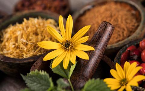 For superficial Candida glabrata infections, home remedies (such as herbs and essential oils) can be quite effective. These natural remedies may be able to work even on stubborn infections. 
